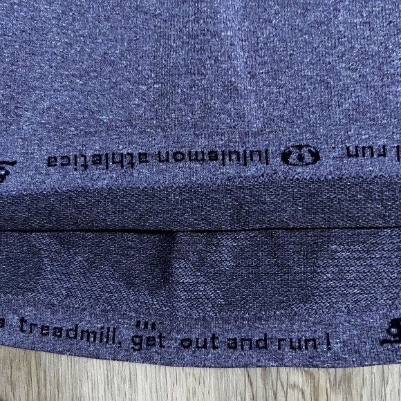 Lululemon Purple Patterned Size 8 Swiftly Tech Short-Sleeve Shirt 2.0 Hip Length - Picture 4 of 7